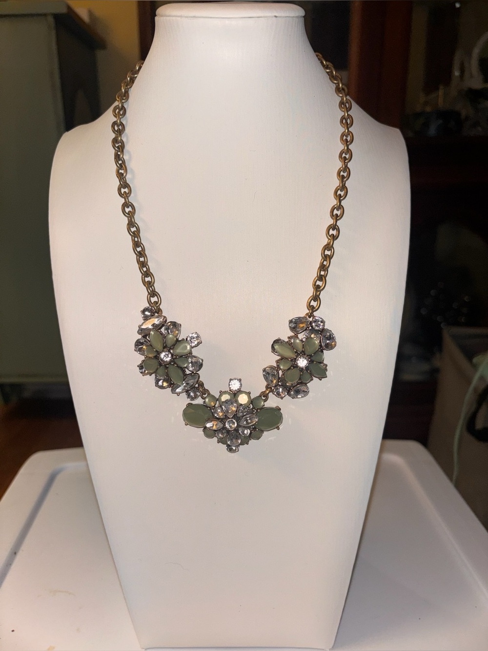 J Crew Statement Floral Cluster Necklace in pale Green 18” / Beautiful!